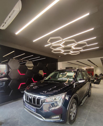 Mahindra United Automobiles - SUV Showroom Automotive | Show Room