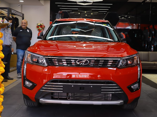 Mahindra Unnati Motors Automotive | Show Room