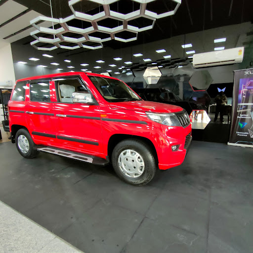 Mahindra Zulaikha Motors - SUV Showroom Automotive | Show Room