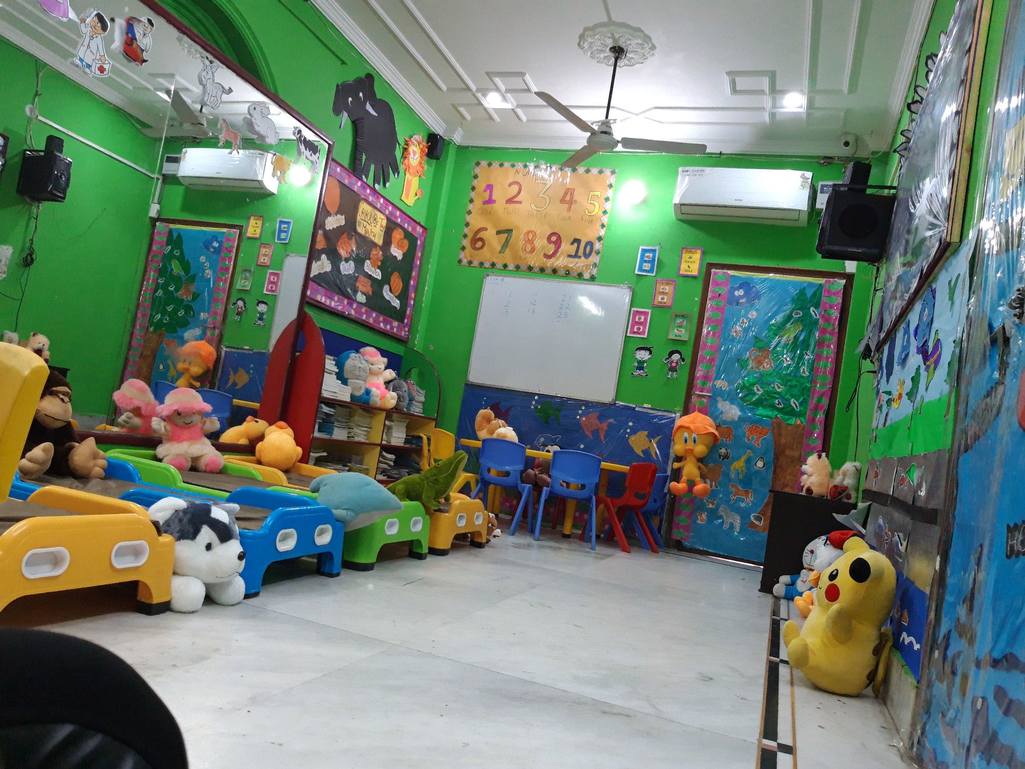 Makoons playschool Shahdara Schools 004