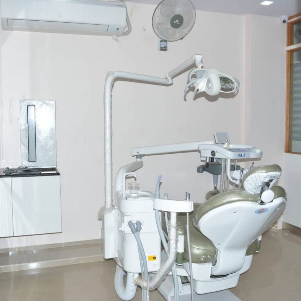 Maruthi Superspeciality Dental Clinic Logo
