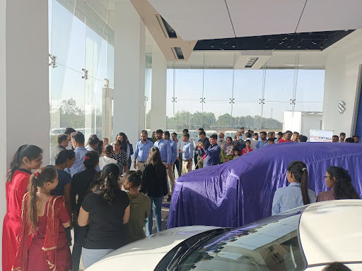 Maruti Suzuki ARENA (B.M. Autolink) Automotive | Show Room