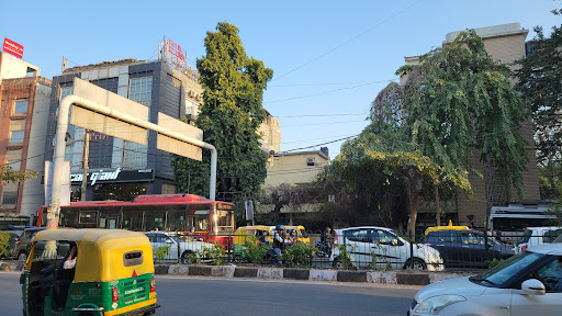 Maruti Suzuki ARENA (TR Sawhney) Automotive | Show Room