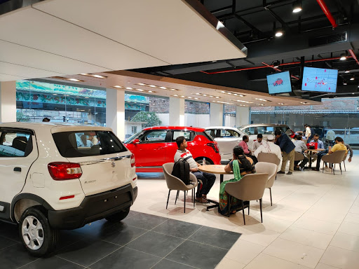 Maruti Suzuki ARENA (Varanasi Motors) Automotive | Show Room