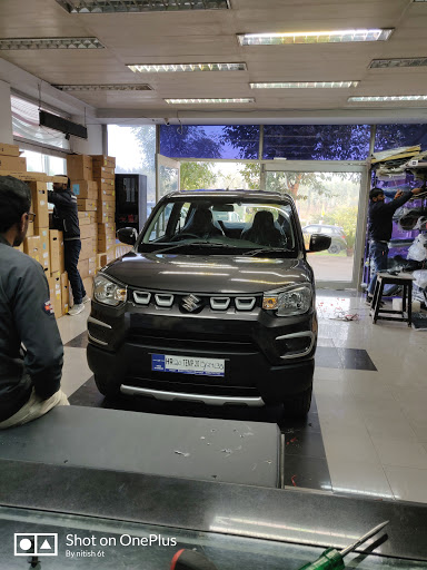 MARUTI SUZUKI TRUE VALUE Automotive | Show Room