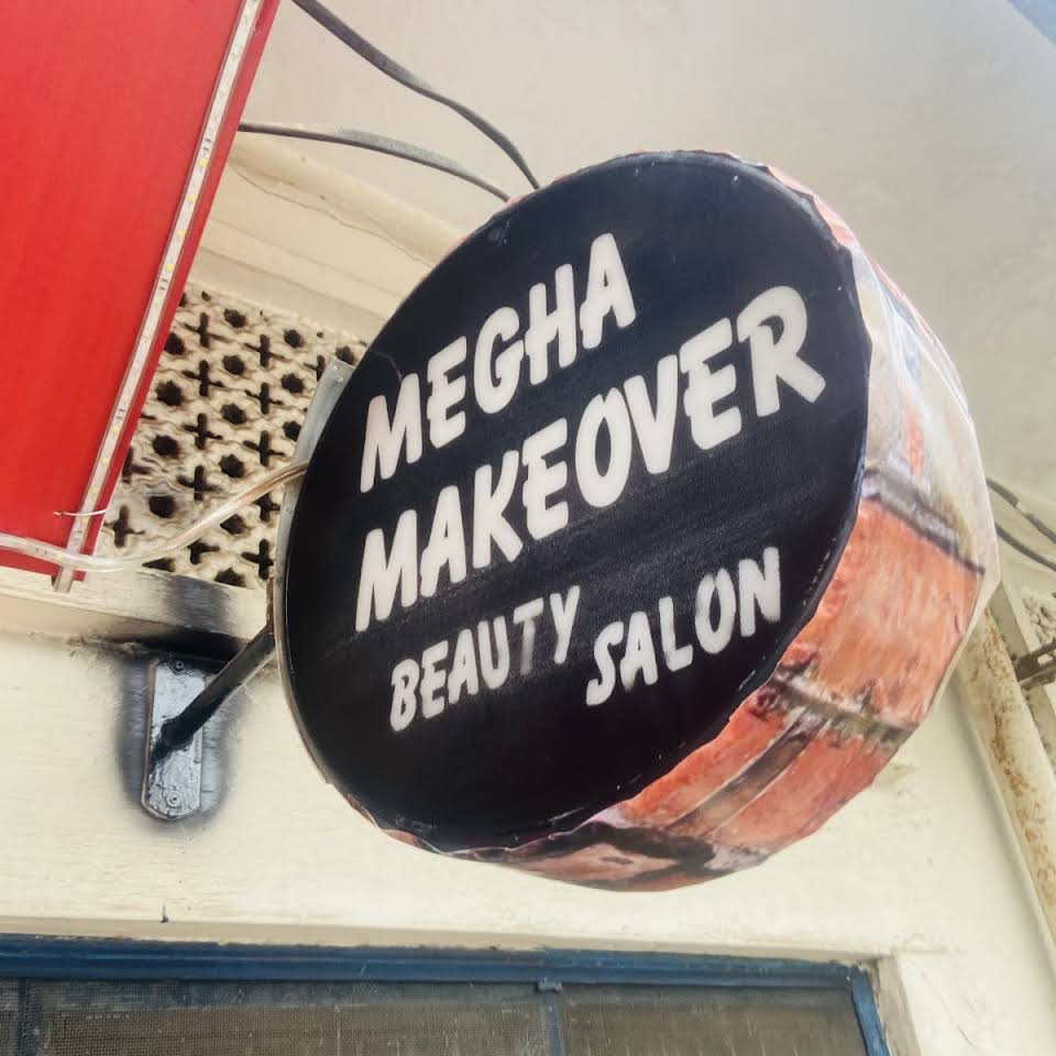 Megha Makeover saloon Logo