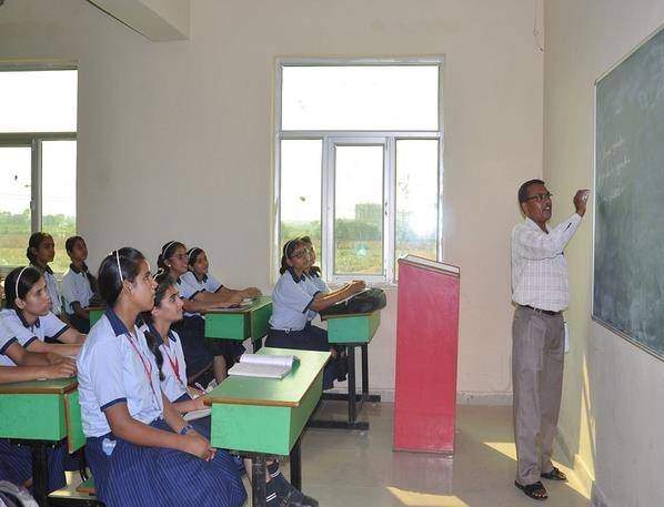 Modern Sr. Sec. School Bahadurgarh Schools 03