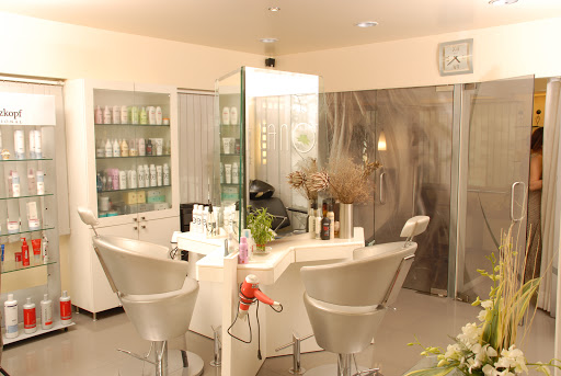 Monas Beauty Clinic & Hair Studio Active Life | Salon