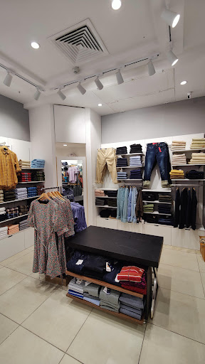 Monte Carlo Exclusive Showroom gujrat Shopping | Store