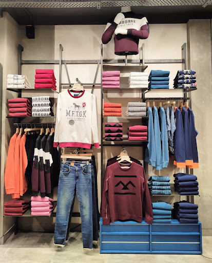 Mufti Jeans Dehradun Shopping | Store