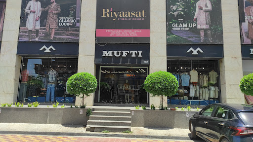 Mufti - showroom Shopping | Store
