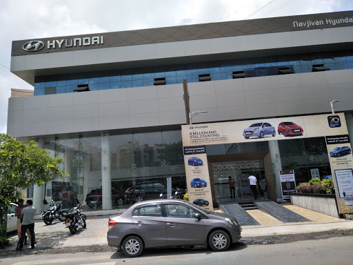 Navjivan Hyundai Automotive | Show Room