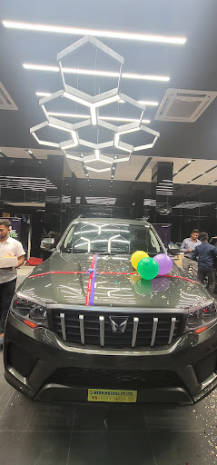 NEON MOTORS PVT LTD - mahindra Automotive | Show Room