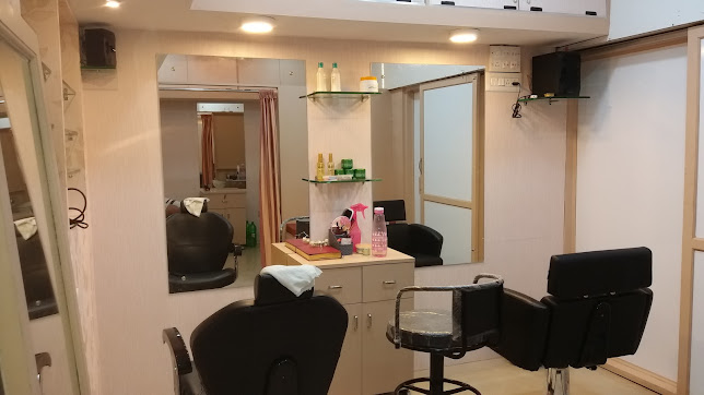 NEW BLEND BEAUTY PARLOUR Active Life | Salon