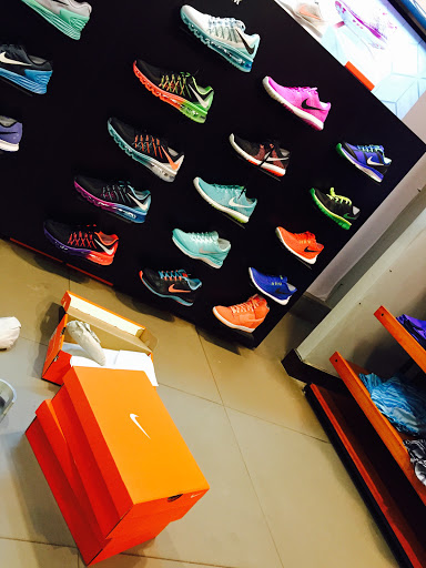 NIKE - Sportswear store Shopping | Store