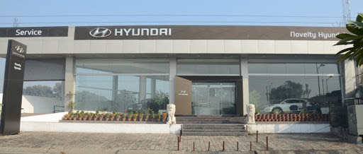 Novelty Hyundai Automotive | Show Room