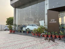 Novelty Hyundai Automotive | Show Room