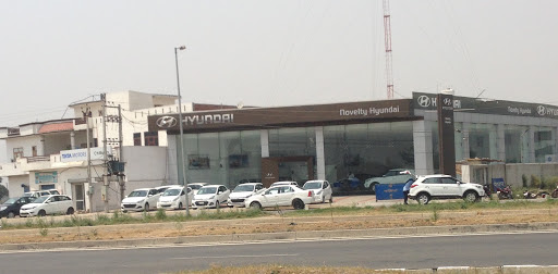 Novelty Hyundai Automotive | Show Room