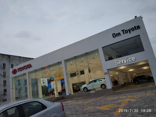 Om Toyota Showroom Automotive | Show Room
