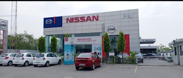 PAL NISSAN Automotive | Show Room