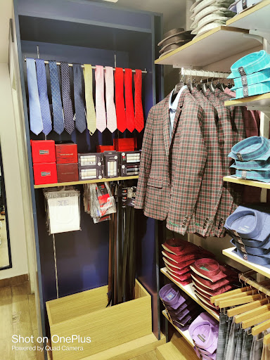 PETER ENGLAND (MUNSHIPULIA) Shopping | Store