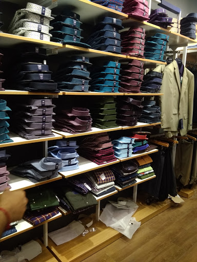 Peter England Showroom Jamnagar Shopping | Store