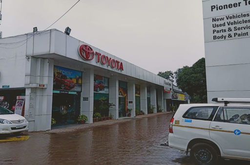 PIONEER TOYOTA Automotive | Show Room