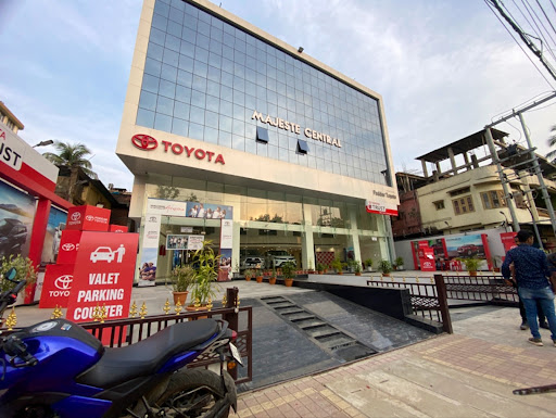 PODDAR TOYOTA Automotive | Show Room