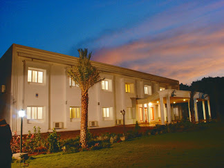 Poppys Vista Hotel|Resort|Accomodation