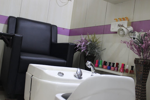 Pretty Queen-Ladies Beauty Parlour&Spa Active Life | Salon