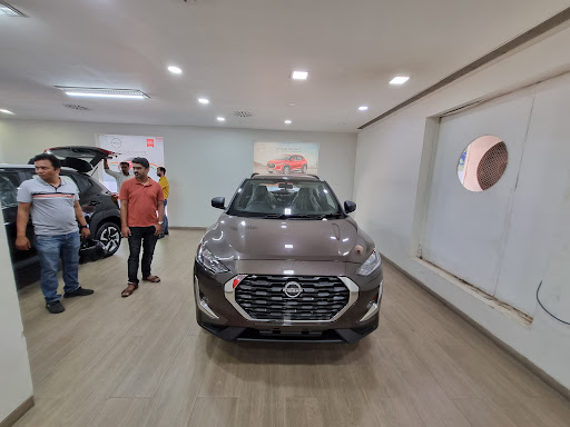 PROVINCIAL NISSAN Automotive | Show Room