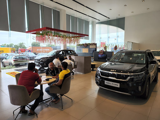 Rathod Autolink Pvt Ltd. Automotive | Show Room