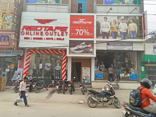 REDTAPE - DELHI - BUDH VIHAR (ONLINE) Shopping | Store