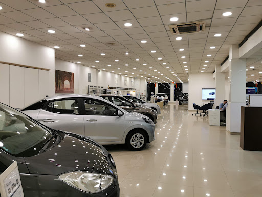 Safdarjang Hyundai Automotive | Show Room