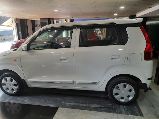 SAH & SANGHI AUTO-GIRI KUNJ-MARUTI SUZUKI Automotive | Show Room