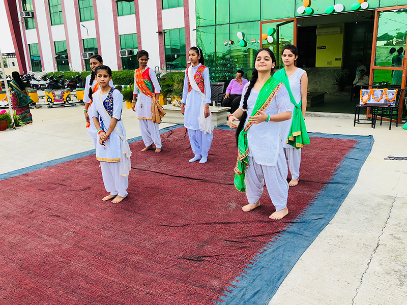 Sainik Public School Bahadurgarh Schools 003