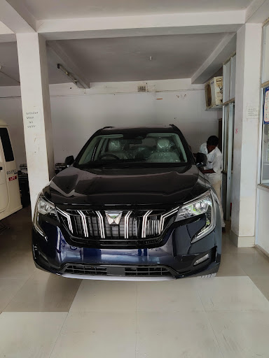 SALUJA AUTO RETAILS PVT LTD Automotive | Show Room