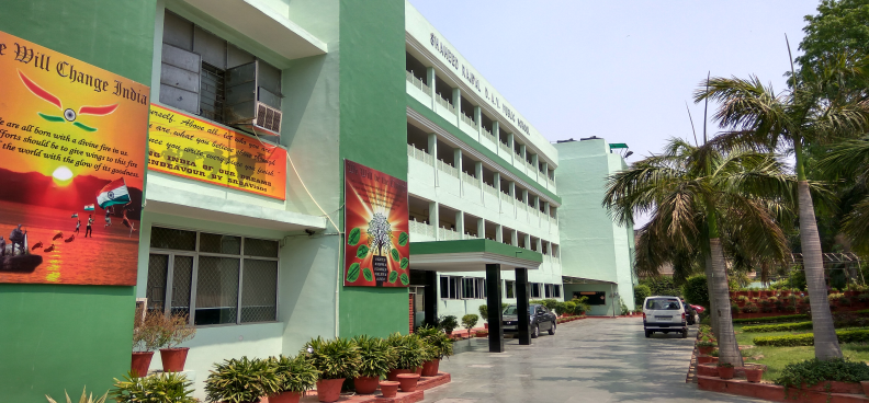 Shaheed Rajpal DAV Public School Dayanand Vihar Schools 003