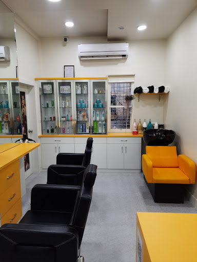 Shashis Ladies Hair & Beauty Salon Active Life | Salon