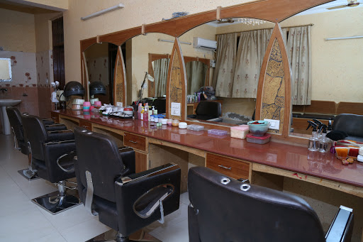 Shinaz Hair & Beauty Parlore Active Life | Salon