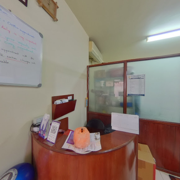 SRI SAI DENTAL CLINIC Medical Services | Dentists