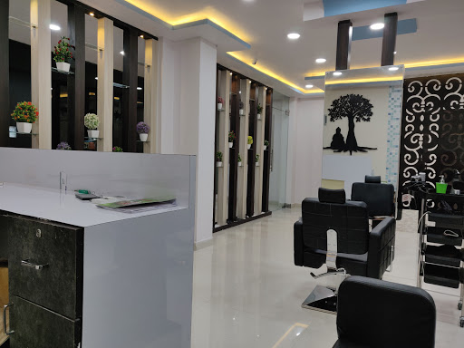 STRANDS UNISEX SALON Active Life | Salon