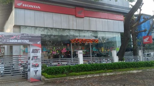 STS Honda Automotive | Show Room