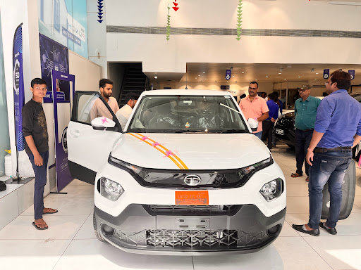 Tata Motors Cars Showroom - SRM Motors Automotive | Show Room