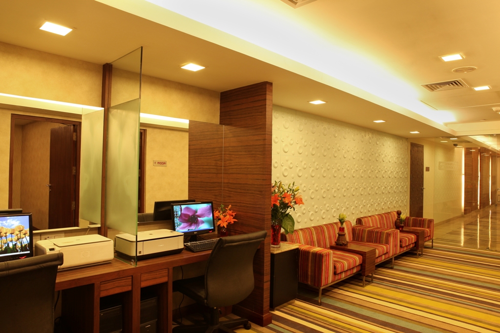 The Metropolitan Hotel & Spa Connaught place Hotel 02