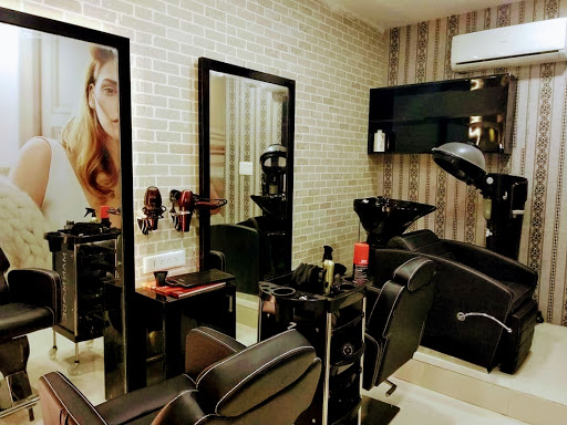 TONI & GUY Essensuals Salon & Spa Active Life | Salon