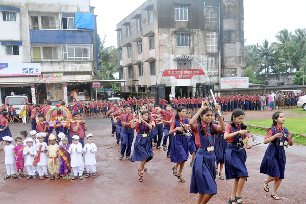 Uma Milind Pawar High-School Education | Schools