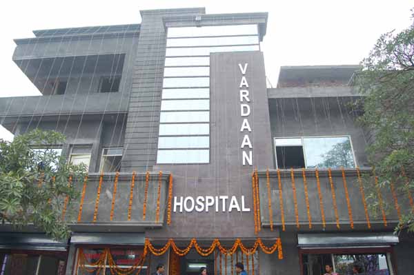 Vardaan Super Specialty Hospital Logo