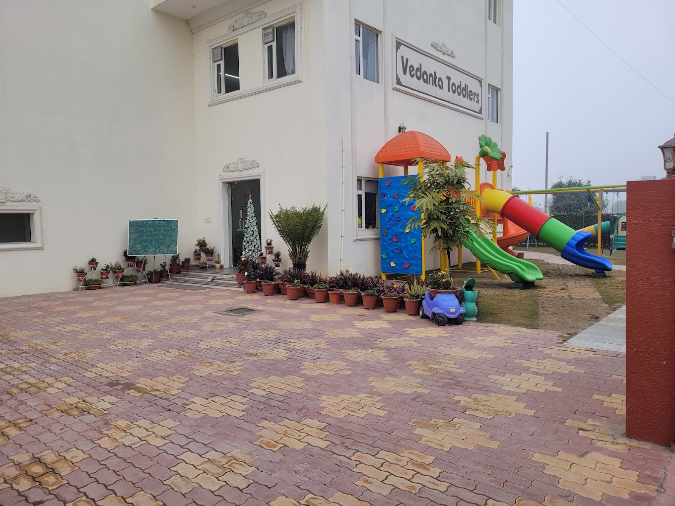 Vedanta Toddlers School Education | Schools