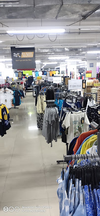 Vishal Mega Mart SHAMLI Shopping | Supermarket